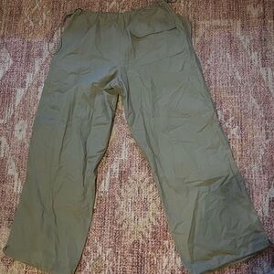 Adjustable green parachute pants from tazaga